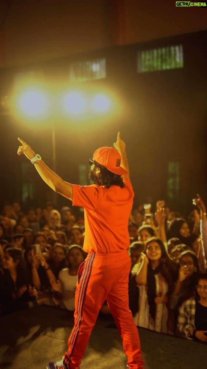 Neeraj Madhav Instagram - Stage is where I belong ! ☝🏽😇 #peopleschamp #entertainer