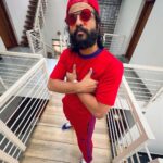 Neeraj Madhav Instagram - Red & blue stripes ||| 🌊🔥 #flamingmoes #outfitoftheday #selfstyled