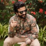 Neeraj Madhav Instagram - Desi boy ! ✨ Stills by: @yaami____ Makeup and Styling: @soorajskofficial Costume: @bespokedbysk