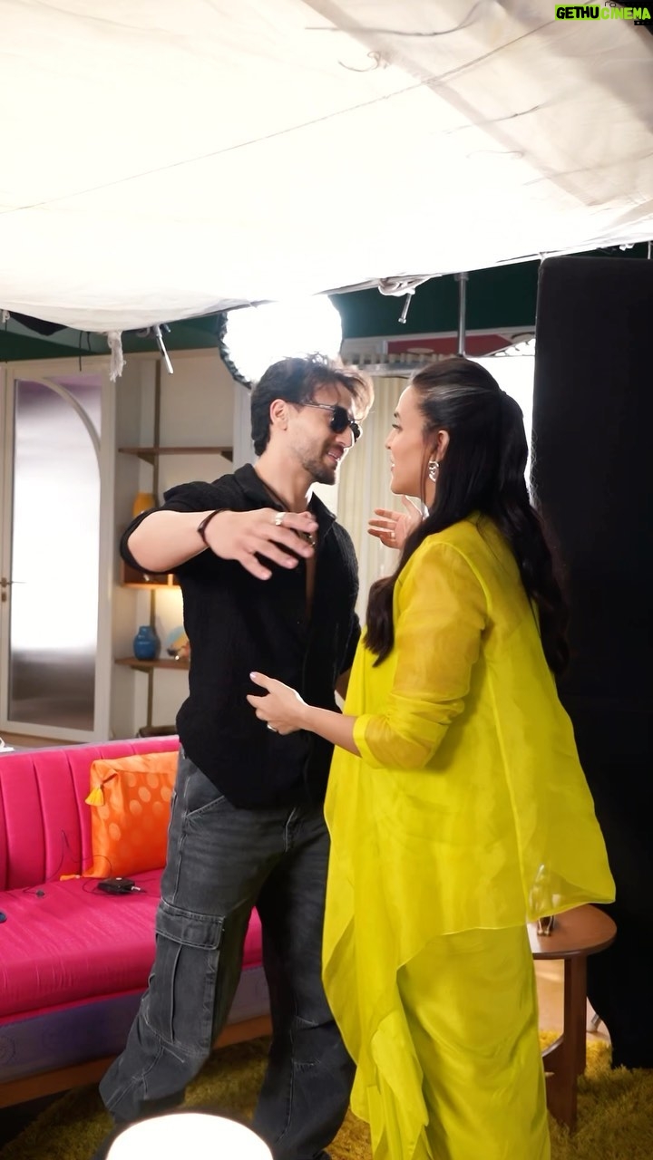 Neha Dhupia Instagram - Wanna hear a #truestory β wee weβre stuck in an elevator with @tigerjackieshroff for a long long long time! What us go #nofilter with our favourite π― only on #nofilternehaseason6 on @officialjiotv @jiotvplus co produced by @wearebiggirl πΊπ€π π₯ #linkinbio