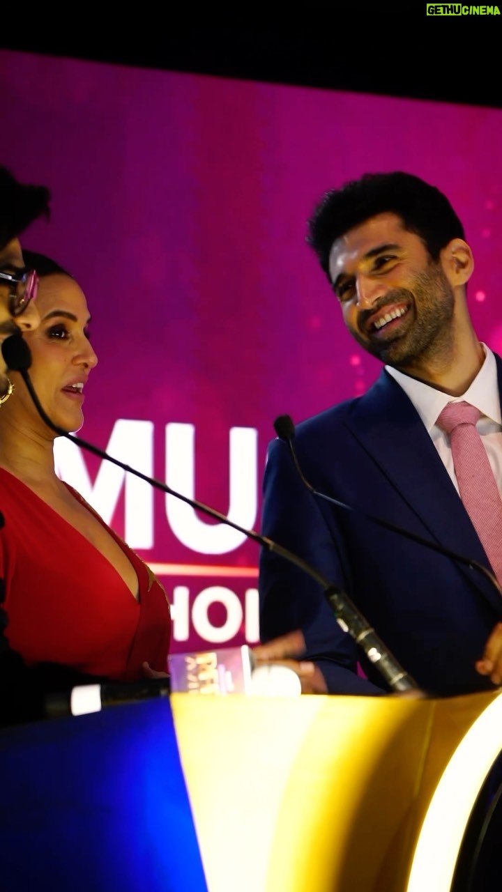 Neha Dhupia Instagram - The weekend that was …. #hostmode … #news18shoshareelawards ... To everyone who saw us … thank you for listening 😜🎤🎤😍 with my dost n host @aparshakti_khurana @cnnnews18