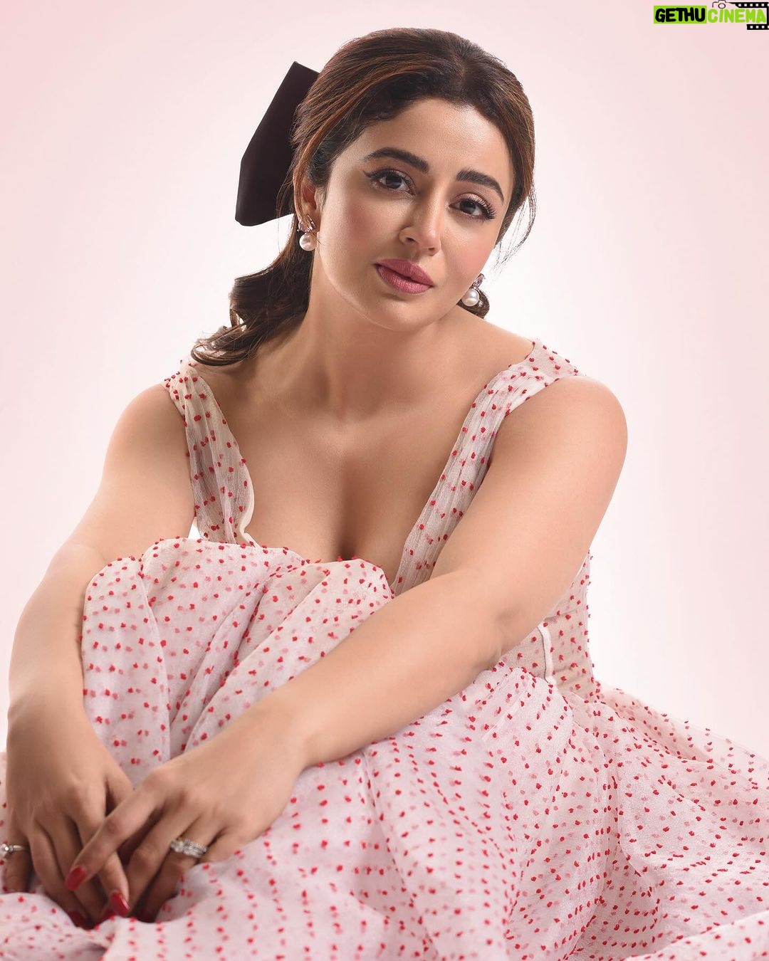 Neha Pendse - 307.5K Likes - I believe in fairytales ✨
Dress @gauriandnainika
MUH @malcolm_m_fernandes @nilampatel12
Jewels @sorayaajewels_
Stylist @nehachaudhary_
Clicked @mayurnarangikar
Managed by @brewbackersmedia