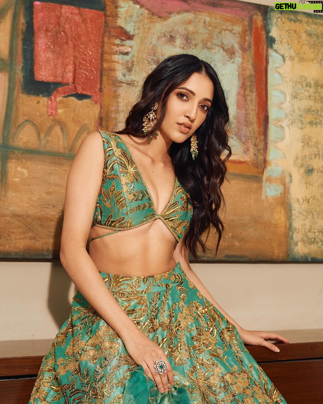 Neha Shetty Instagram - I ain’t no painter but you got the picture (: Stylist : @jukalker Outfit : @printsbyradhika Jewellery: @karnikajewelshyd Makeup Artist : @makeupby_prarthana Hairstylist : @hairbyrajabali Photographer: @ishan.n.giri