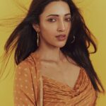 Neha Shetty Instagram - C you on the citrusy side 🍊 📸 @arifminhaz Styled by @jukalker Styling team @pratimajukalkar Outfit @vasavishahlabel via @auorstudio Earrings @radhikaagrawalstudio Makeup & Hair @makeupbymadhushreeganapathy @durgarao_kvv