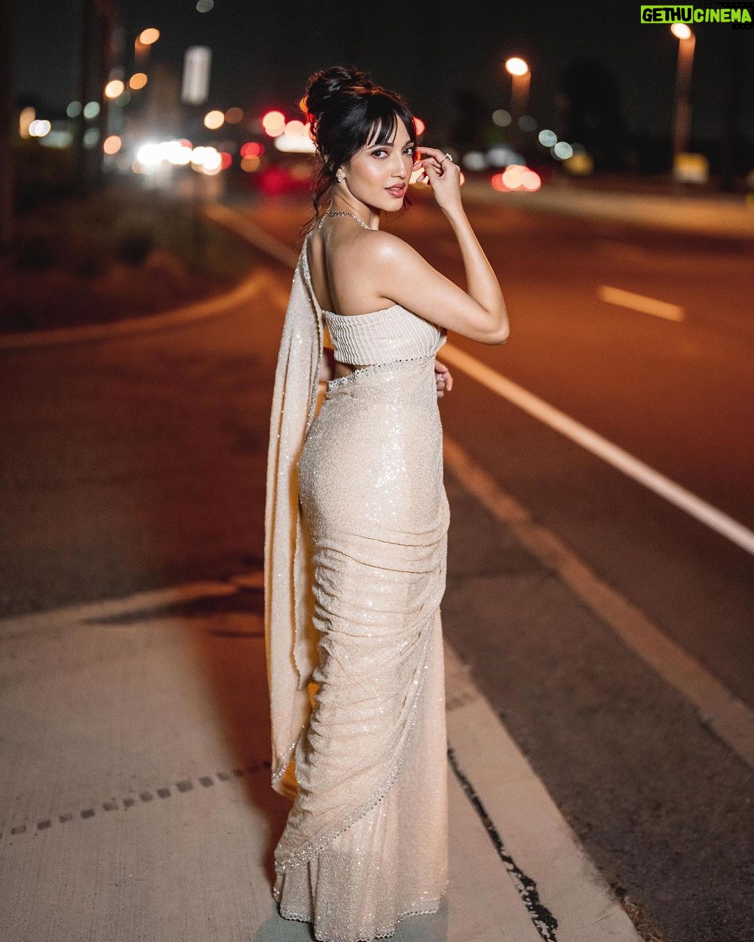 Neha Shetty Instagram - Allow me to reintroduce myself ;) Styled by @jukalker Styling team @pratimajukalker Saree @sawangandhiofficial Jewellery @karnikajewelshyd Makeup & Hair @iamkanwalbatool Photographer @johnmartinproductions New Jersey