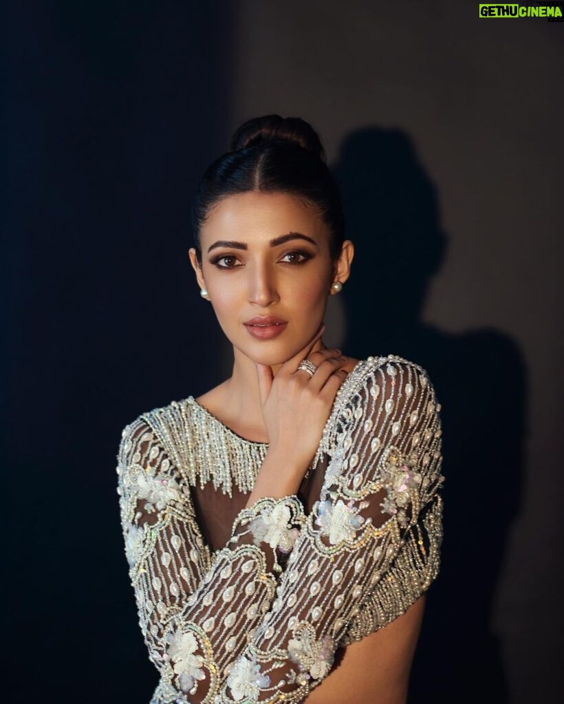 Neha Shetty Instagram - A black and white statement in a colourful world. 🖤🤍 Styled by @rashmitathapa Styling team @tedhimedhi Shot by @akshay.rao.visuals Wearing @riantasofficial via @vblitzcommunications Jewellery @kalon_artjewellery Hand accessories @houseofqc Makeup @kiranmakeup Hair @crafted_hair_by_her