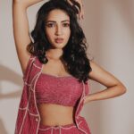 Neha Shetty Instagram - 🎀 📸 @arifminhaz Styled by @jukalker Styling team @pratimajukalkar Outfit @charuandvasundhara Jewellery @karnikajewelshyd Makeup & Hair @makeupbymadhushreeganapathy @durgarao_kvv