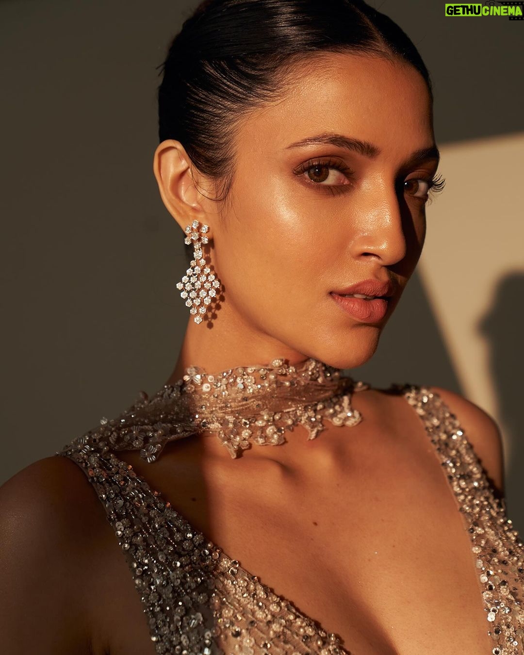 Neha Shetty Instagram - A diamond in the rough. Stylist : @jukalker Styling team : @pratimajukalkar Outfit : @dollyjstudio Jewellery: @tritiyaa.jewellery Makeup : @nehabagga21 Hairstylist: @crafted_hair_by_her Photography team: @ishan.n.giri @louis_prashanth @__va_ish_nav__