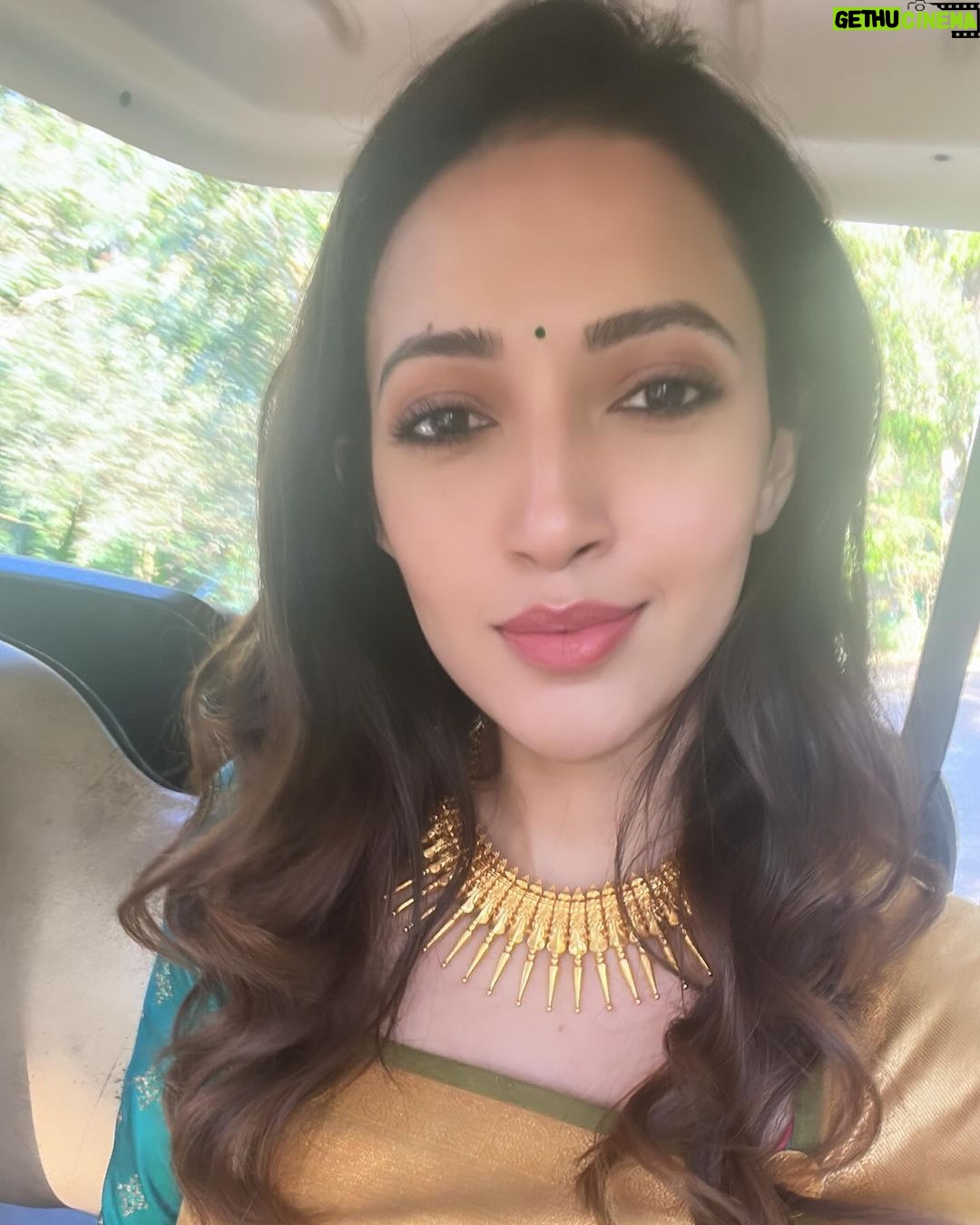 Neha Shetty Instagram - 2023 Gratitude 🤍 . . 2024 Bring it On 💙