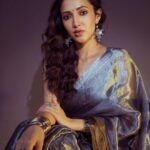 Neha Shetty Instagram - 🩶💫 Styled by @rashmitathapa Wearing @hutsandlooms Jewellery @abhilasha_pret_jewelry Makeup @makeupbymadhushreeganapathy Shot by @puchi.photography Styling team @tedhimedhi