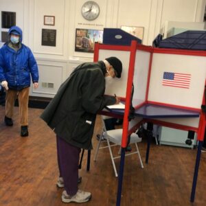 Neil deGrasse Tyson Instagram - My 92 year old mother, a first-generation mainland-born Puerto Rican, cast her ballot Wednesday morning, minutes after her voting center opened.
 
[Photo by son-in-law Rich Vosburgh]
