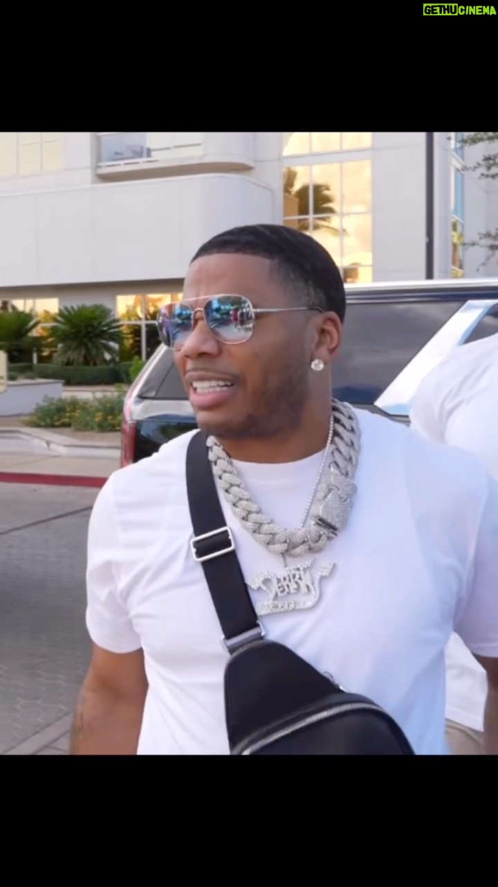 Nelly Instagram - Can y’all see the DerrtyYear yet!!! If not look a lil Mo closer!!!! We still got a lot Mo to go!!!!! @drinkmoshine