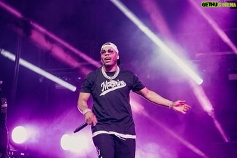 Nelly Instagram - Shoutout to @TMobile!!!! Vegas Baby we was ⬆️⬆️⬆️🔥🔥Thanks for having us #DerrtyEnt #TMobilePartner #WinnersCircle