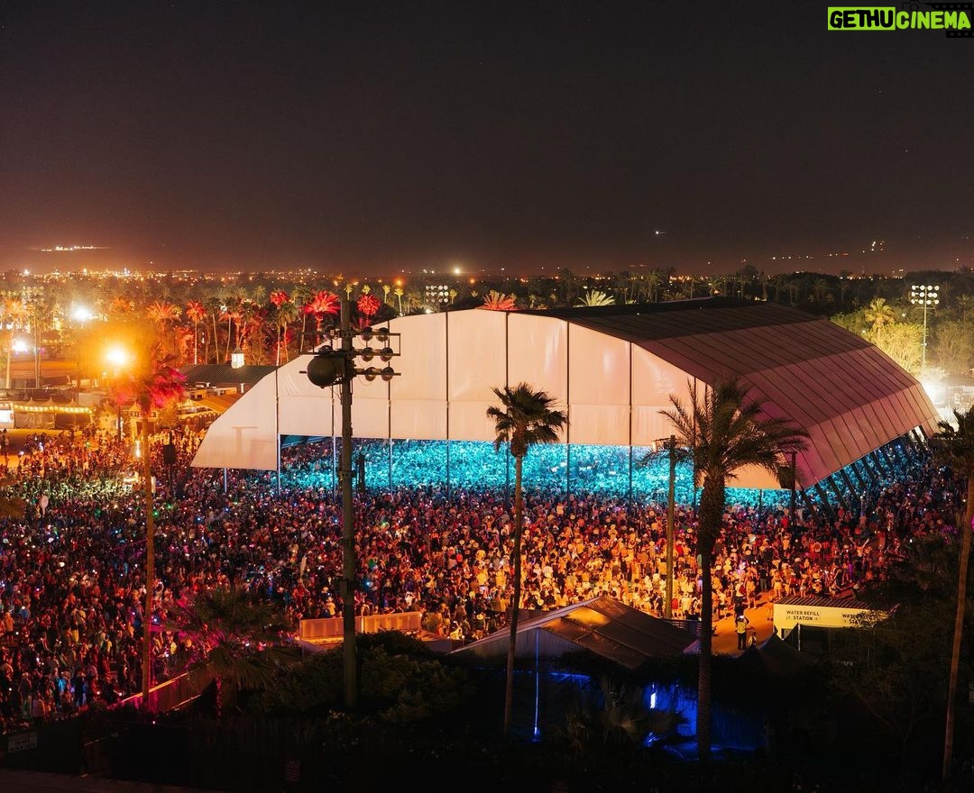 Nelly Instagram - THE VIEW FROM OUTSIDE THE HISTORY..!!! @stagecoach 2023 🙏🏽 Thanks From #CountryMusicsBestFriend