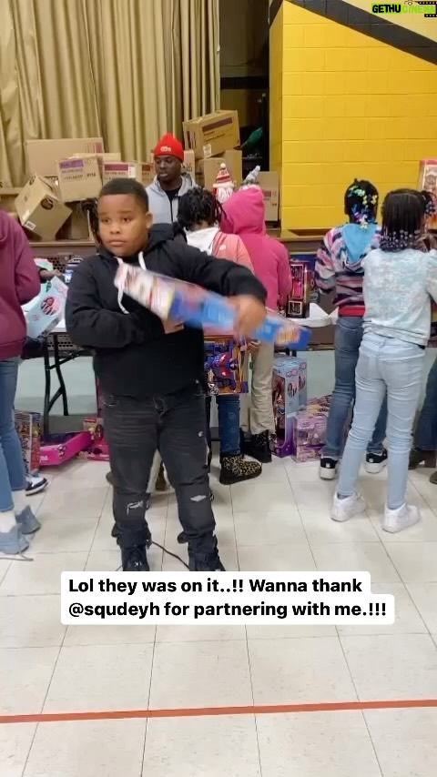 Nelly Instagram - DERRTYENT AND @squadeyh TOY giveaway..!! S/O to my cat Julio Jones and everyone that helped us bring alil joy to these babies..!!