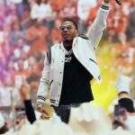 Nelly Instagram - Had to throw down with our guy at halftime 🎵
