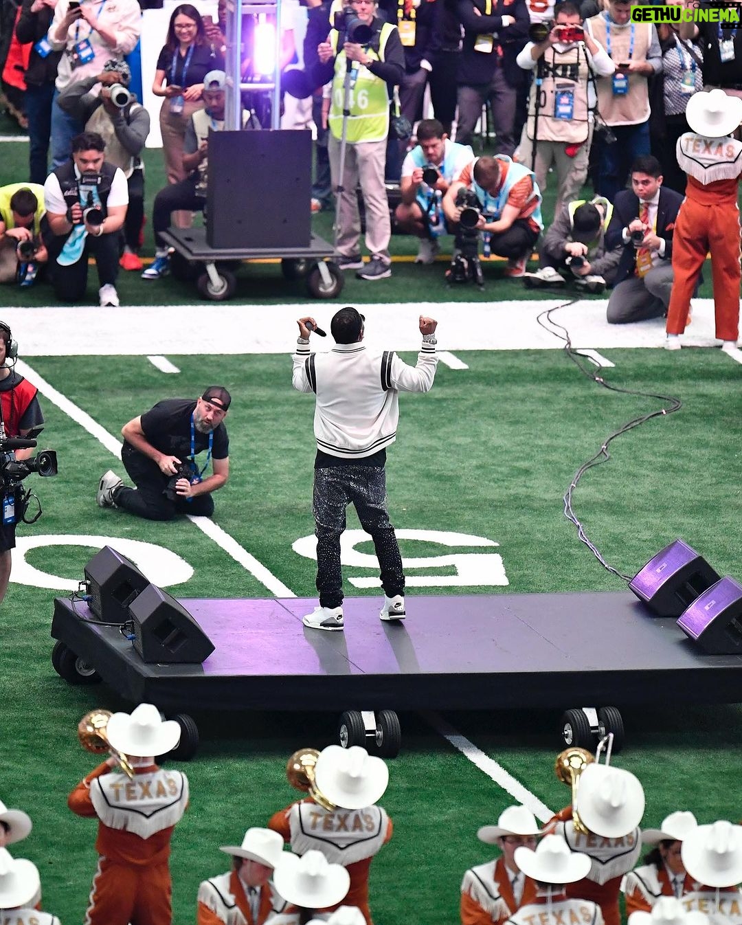 Nelly Instagram - Shoutout to the @big12conference & @espncfb …!! Halftime performance!!! @drinkmoshine 💪🏽🔥 #DerrtyYear ..!!
