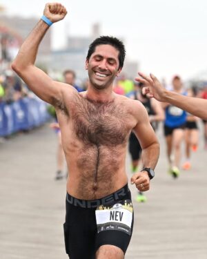 Nev Schulman Instagram - That finish line feeling 🏁