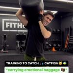Nev Schulman Instagram - It’s a tough job, but somebody’s gotta do it. All new season of 🧢🐠 starts 2/28 @ 8/7c.