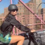 Nev Schulman Instagram – girls + bikes 😍

#nyc #ebike #super73
