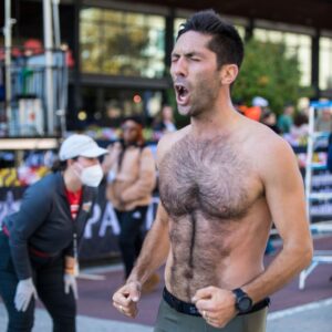 Nev Schulman Instagram - Next stop —> NYC Marathon

#RunWithNev

📸: @janfig_creations @baltimorebanner @kaitlinobscura