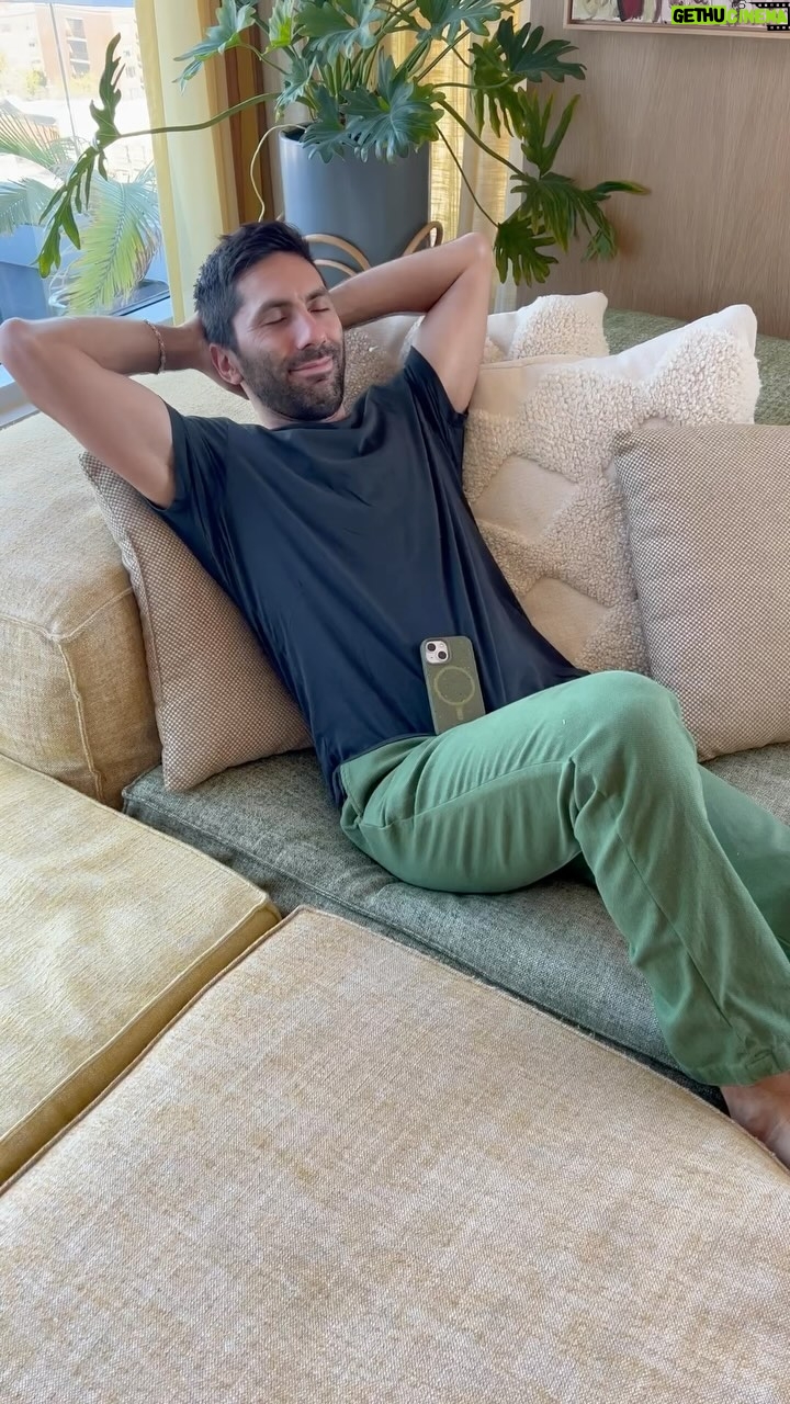Nev Schulman Instagram - If you’re taking the kids on a trip, don’t leave anything to chance. Be prepared and make sure everything goes smoothly, from start to finish, by reserving your Uber ride in advance #airportdad #uberreservepartner