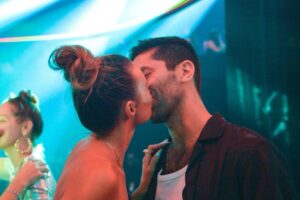 Nev Schulman Instagram - Find someone who looks at you like this. It’s the best feeling in the whole wide world.