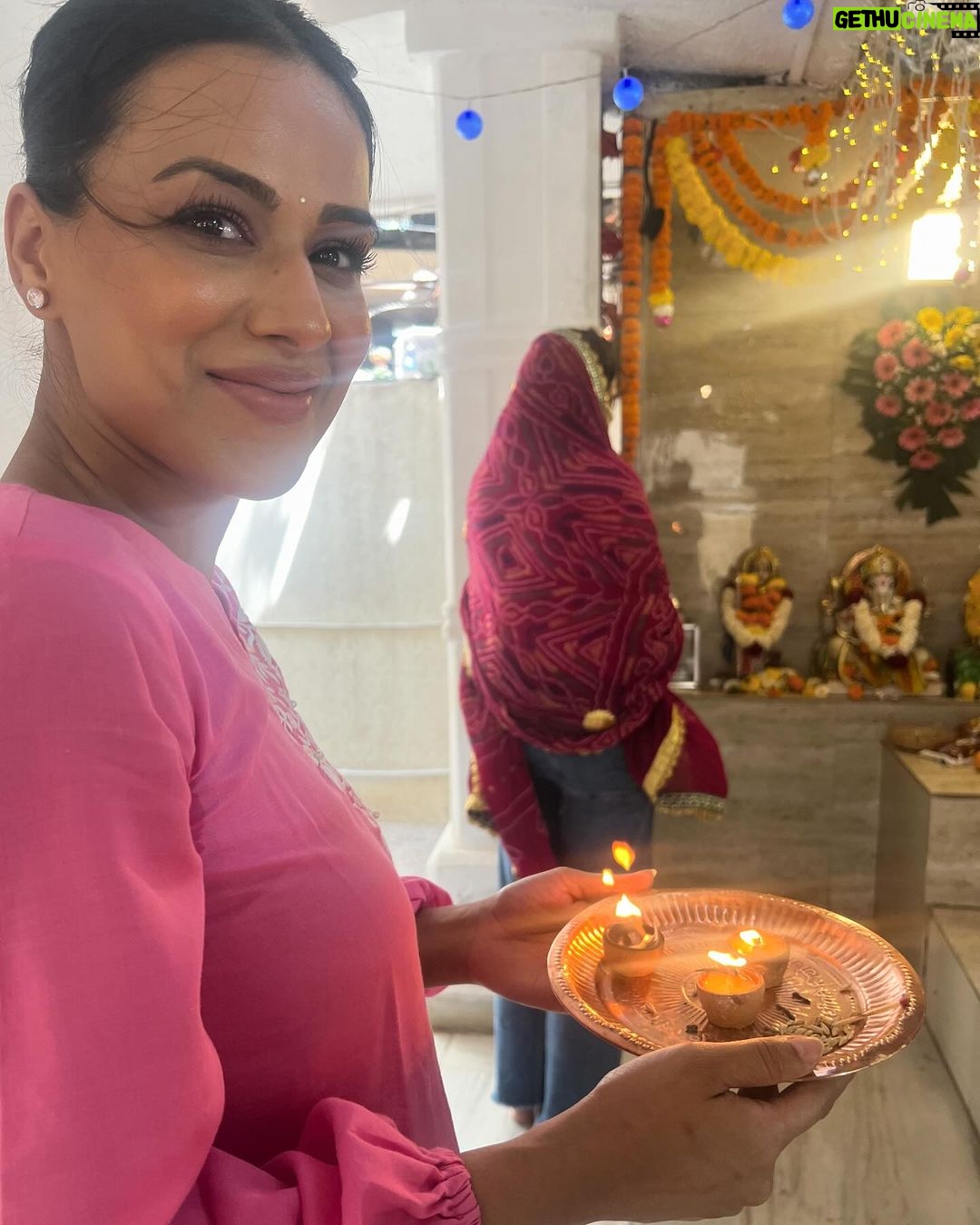 Nia Sharma Instagram - Om Namah shivay! #mahashivratri2024π±πβ₯οΈspecialππ©π±πΏποΈπππ₯°π₯°β₯οΈ