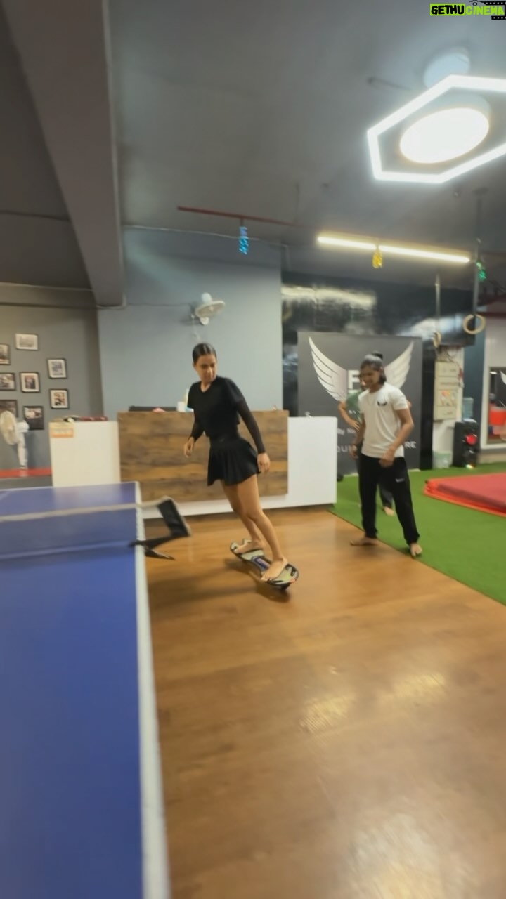 Nia Sharma Instagram - Improve your skills join @flyzonefitness @flyzonefitness @niasharma90 #gymnastic #kuldeepshashi #teamtiger #teamtigershroff #instagram #reelsinstagram #explorepage #viralvideos #mumbai #maharastra #andheriwest #feed #parkour #basic #streaching #clean #gymnastic #training #girl #flexibility #boy #kids #star #celibrity #gym #fylzonefitness #instagram #india #improve #your #skills #join @flyzonefitnessbkc