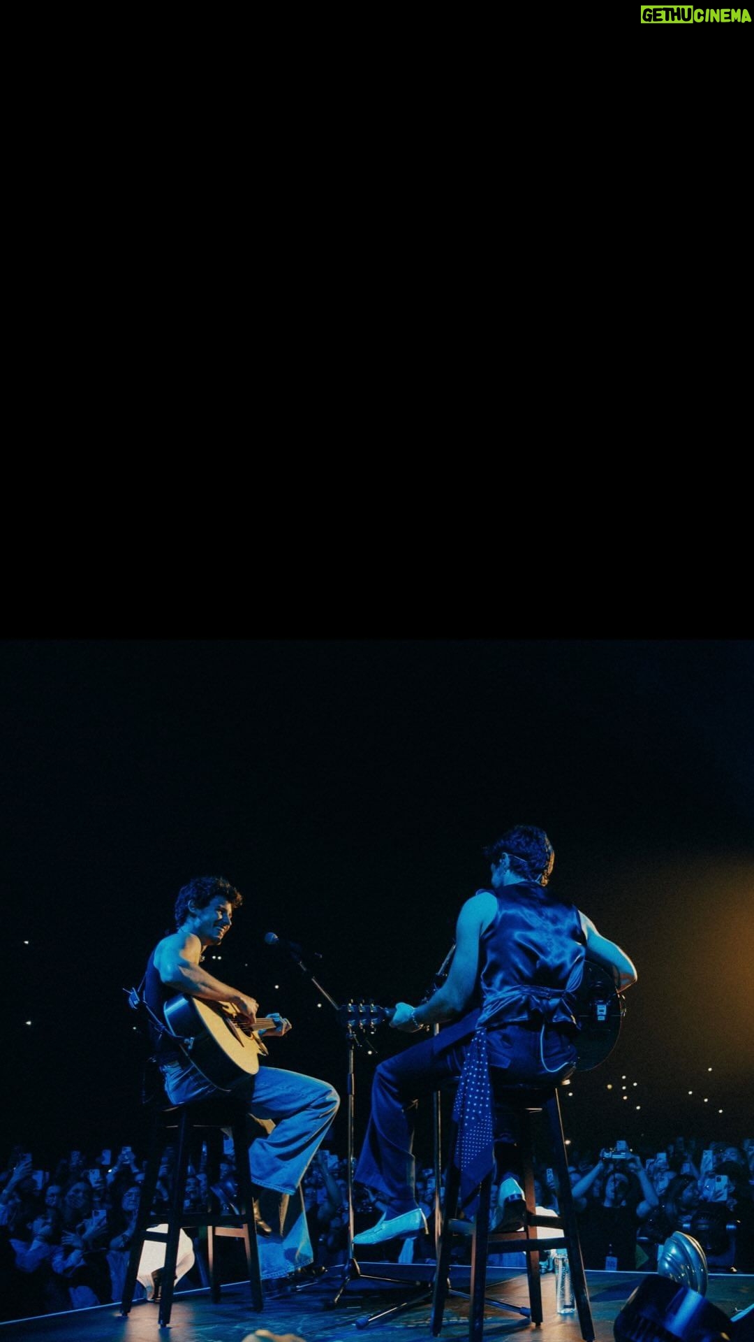 Niall Horan Instagram - Night Eight London. Thank you to the wonderful @shawnmendes for joining me on stage last night. OVO Arena Wembley