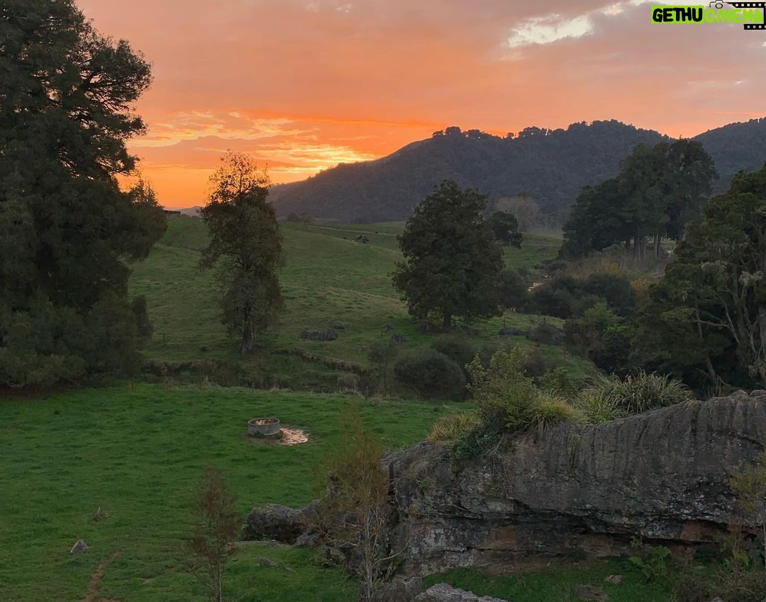 Nick Robinson Instagram - Damn New Zealand chill out. Had an amazing time here, beautiful country with beautiful people 👋 #ShadowintheCloud Fool's Errand