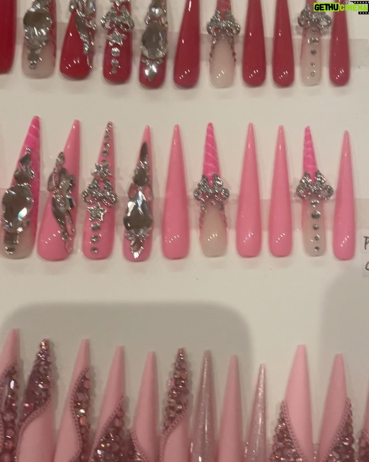 Nicki Minaj Instagram - Follow @pinkfridaynails & sign up on pinkfridaynails.com Customize the SHAPE, LENGTH, size of your nail beds from large to tiny, matte, glossy, designs, no design, etc. We’ll ALSO have a #PinkFridayNail station on the #pinkfriday2 TOUR. GAGGGGGGGG #GagCity 😅😝♥️💙💜💚🧡💛🖤💖💝💞💕💌💟🎀😘💋