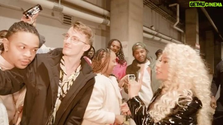 Nicki Minaj Instagram - Swipe from 1-10. You’ll be happy you did. Love you so very much. 🎀🇵🇹💞😘🙏 All BTS 📸 🎥 by @grizzleearts