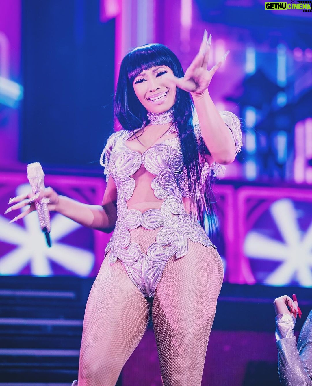 Nicki Minaj Instagram - #DENVER I WILL ALWAYS LOVE YOU. LIKE. ALWAYS. AND. FOREVER. 🎀✈️😘 #GagCITY