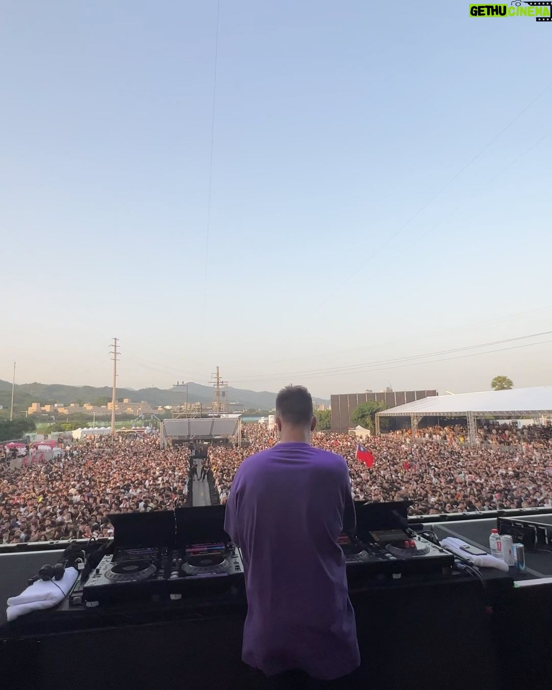 Nicky Romero Instagram - Reflecting on 2023 filled with memorable moments. Grateful for the love and support throughout this incredible journey, also I hope the world heals a bit, and that people will find and love each other a bit more again ❤️💫 2024, I’m excited about releasing a wave of new music, some insane collabs, play live instruments on stage and also play lots of mariokart. Thank you and hope to see you soon! 🥰