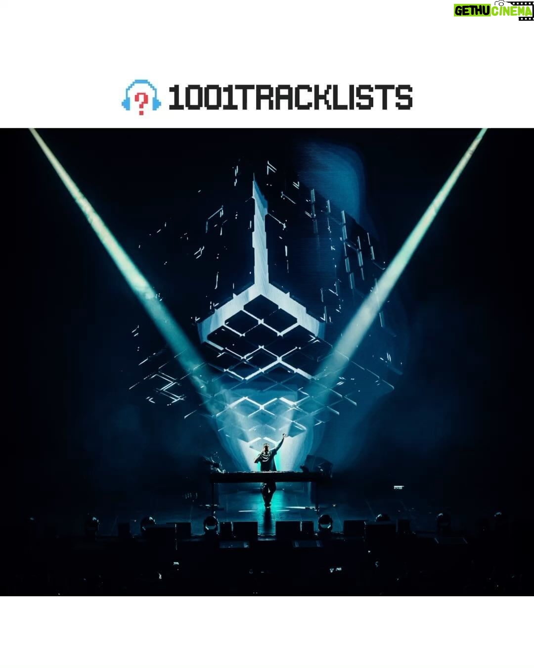 Nicky Romero Instagram - Choose your favorite (1-8) 👇 @nickyromero’s sold out Nightvision concert in Amsterdam was one for the books, complete with a full 4-instrument live performance along with brand new music and time-tested classics 💫 Track IDs are pinned in the comments below 📌 Follow @1001tracklists for more of the freshest dance music daily! #nickyromero #nightvision #afaslive #melodictechno #progressivehouse AFAS Live