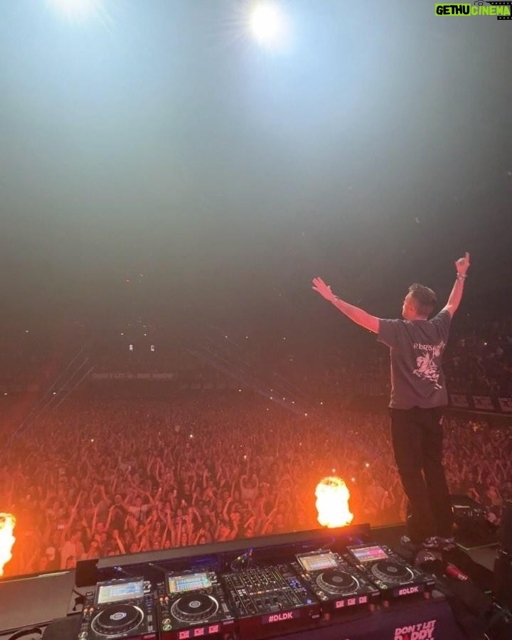 Nicky Romero Instagram - Thank you Amsterdam ❌❌❌ Good to be back home! Played some new id’s I worked on last months 👀 Which one is your favorite, 1,2,3,4,5 or 6? Amsterdam, Netherlands