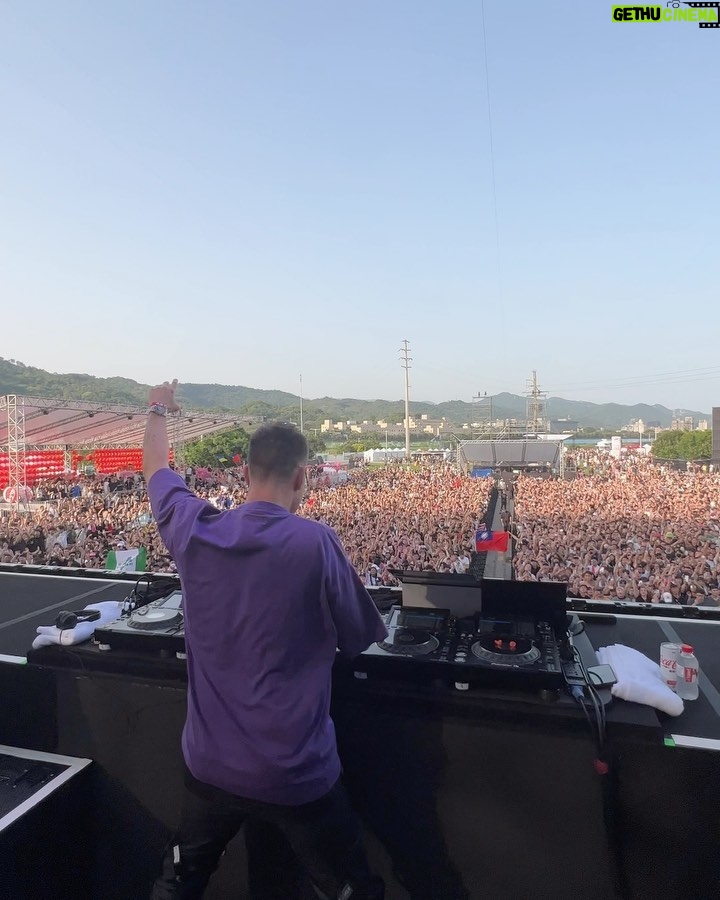 Nicky Romero Instagram - SUMMER 2023! ❤️ You guys were incredible, what is your favourite memory? Around The World