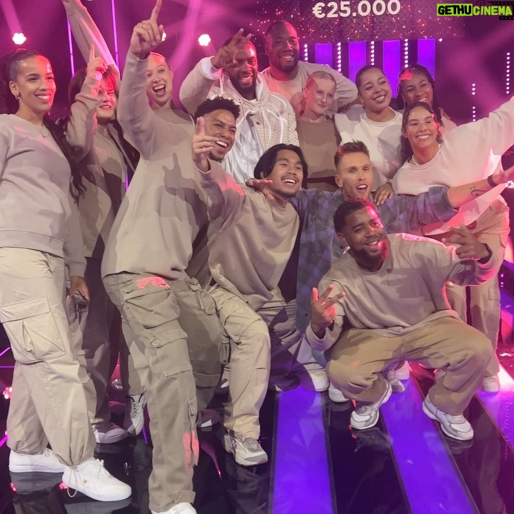 Nicky Romero Instagram - Wat een ongekend mooie avond, en wat een mega avontuur om dit te mogen meemaken. Ik wil iedereen bedanken die heeft meegedaan, de productie, het team en natuurlijk alle talenten uit mijn team @mikkivanwijk @bastiansteven @nikkiborn_ en extreem trots dat er iemand uit Team Nicky het programma heeft gewonnen; @gideonluciana wat jij hebt neergezet is ongekend en ik weet dat dit het begin is van een prachtige carrière. This is your time to shine! 💫 Naast alle talenten heb ik zelf ook een hoop mogen leren. Waar ik normaliter zelf op het podium sta en enorm mijn best doe om alles eruit te halen, mocht ik nu aan de zijlijn staan om voor mijn talenten alles eruit te halen. Waar ik in het begin ook best een beetje onzeker was van mijn positie als producer naast mega goede zangers/zangeressen is gebleken dat wij als team een mega prestatie hebben neergezet. ❤️ Daarnaast ben ik trots dat we als team hiermee ook 30.000 euro aan stichting leukemie hebben mogen doneren. Ik hoop natuurlijk dat er nog veel onderzoek mag worden gedaan om een steentje bij te dragen aan de gezondheid van mensen die het verdienen. ❤️ - What a beautiful evening, and what an adventure it’s been experiencing this. I want to thank everyone who participated, the production, the team and of course all the talents from my team @mikkivanwijk @bastiansteven @nikkiborn_ and of course extremely proud that someone from Team Nicky won the program; @gideonluciana what you have created is unbelievable and I know this is the start of a wonderful career. This is your time to shine! 💫 In addition to all the talents, I have also been able to learn a lot myself. Normally I stand on stage by myself and do my very best to get everything out of it, now I’m standing on the side to get the most out of my talents. I have to say that in the beginning I was also a bit unsure of my position as a producer next to mega good singers, but in the end we have achieved a mega performance as a team. ❤️ In addition, I am proud that we have also been able to donate 30,000 euros to the leukemia foundation as a team. I hope that a lot of research can be done to contribute to the health of people who deserve it. ❤️ Mediapark Hilversum