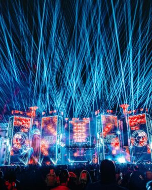Nicky Romero Instagram - Who is ready for Hardwell x Nicky Romero? The last time we did a track together is more than 10 years ago and we are back 💫 photodump incoming 🇩🇪 & 🇵🇱