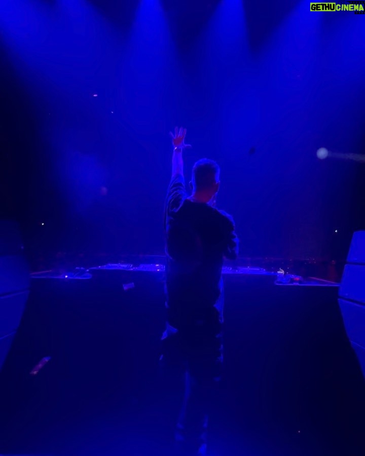 Nicky Romero Instagram - What happens if the worlds best padel players join me on stage in Dubai 👀 swipe for the highlights! Dubai, UAE