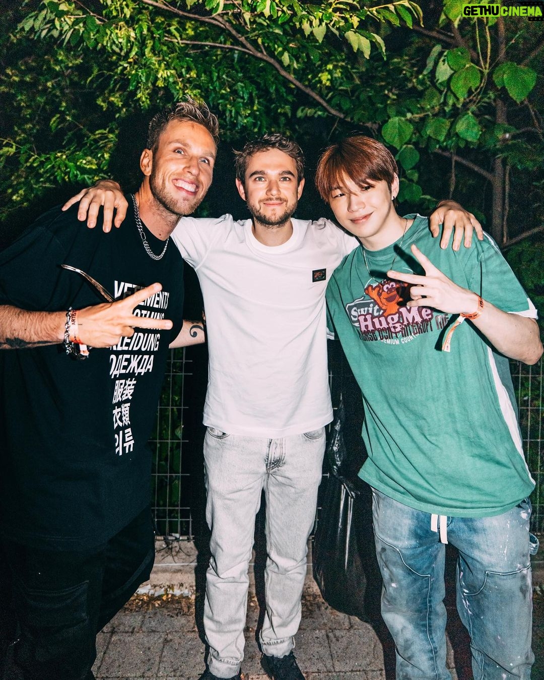 Nicky Romero Instagram - KOREA π°π· Its really hard to describe in words what we have witnessed last weekend, every single person in the crowd made the difference on this show. I have never seen so much unity, energy and love at one performance, thank you! β€οΈ Swipe for the memories λνλ―Όκ΅ λ§μΈ π°π· μ§λ μ£Όλ§ μ°λ¦¬κ° λͺ©κ²©ν νμ¬λ λ§λ‘ νν νμ§ λͺ»ν λ§νΌ μ’μμ΅λλ€. μ¬λ¬λΆλ€, ν μ¬λ ν μ¬λμ΄ μ΄ showλ₯Ό λ©μ§κ² λ§λ€μ΄ μ£Όμ
¨μ΅λλ€!!. ν 곡μ°μμ μ΄λ κ² λ§μ , μλμ§, μ¬λμ λ³Έ μ μ΄ μ§μ§ μ²μμ
λλ€. μ λ§λ‘ κ°μ¬ν©λλ€! β€οΈ μ¬μ§μ ν΅ν΄μ μΆμ΅μ λ΄κ²¨ λ΄€μ΅λλ€, Swipe ν΄ μ£ΌμΈμ Seoul, Korea