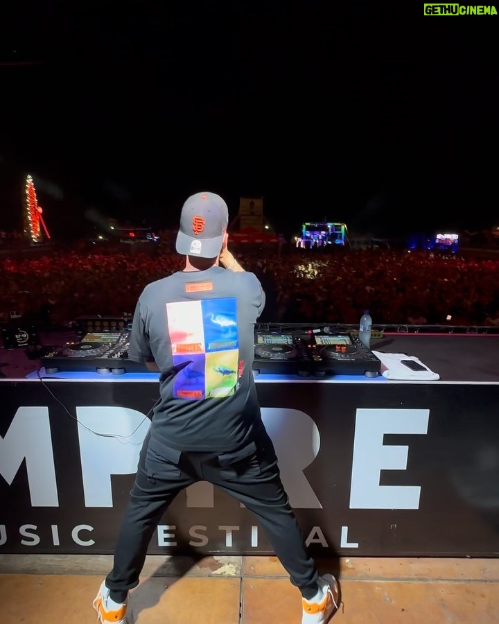 Nicky Romero Instagram - Magical Guatemala, muchas gracias! ❤️🇬🇹 Swipe for the footage