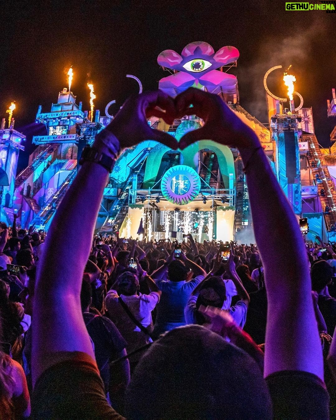 Nicky Romero Instagram - Magical Guatemala, muchas gracias! ❤️🇬🇹 Swipe for the footage