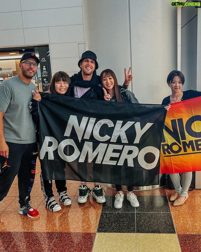 Nicky Romero Instagram - It’s still one of the most special feelings to see all of my fans wherever I travel around the world. The effort people take to get to a show is something I’ll never take for granted. Love you guys ❤️ Around The World