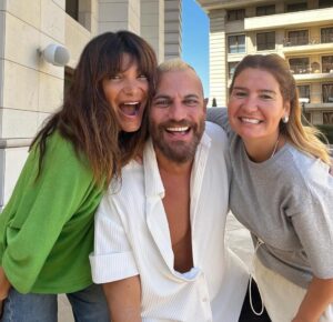 Nicolas Mouawad Instagram - With the cool ones 😎
@nicolasmouawad 
@nadaaboufarhat