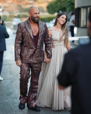 Nicolas Mouawad Instagram - some #real #paparazzi #shots by @sentido.photography 💛

@georgeshobeika my suit 💫
@hassidrissofficial her dress styled by @islam.mitwally 🌟

#nicolasmouawad #beirut #lebanon #cairo #egypt #actor #acting
#نيقولا_معوض #بيروت #لبنان #القاهرة #مصر