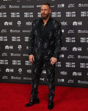 Nicolas Mouawad Instagram - RED SEA FILM FESTIVAL opening night.
THANK YOU FOR ALL THE LOVE 💛
suit by @georgeshobeika 🌟 

Thanks to Maha & Mohamed Ali @alsagheersalons .

📸 @ahmedraafat4 

#nicolasmouawad #beirut #lebanon #cairo #egypt #actor #acting
#نيقولا_معوض #بيروت #لبنان #القاهرة #مصر