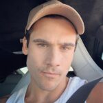 Nicolas Prattes Instagram - Leitura Da Manhã 🌹