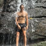 Nicolas Prattes Instagram – Amizade é Parte Crucial Pra Vida Boa ❤️